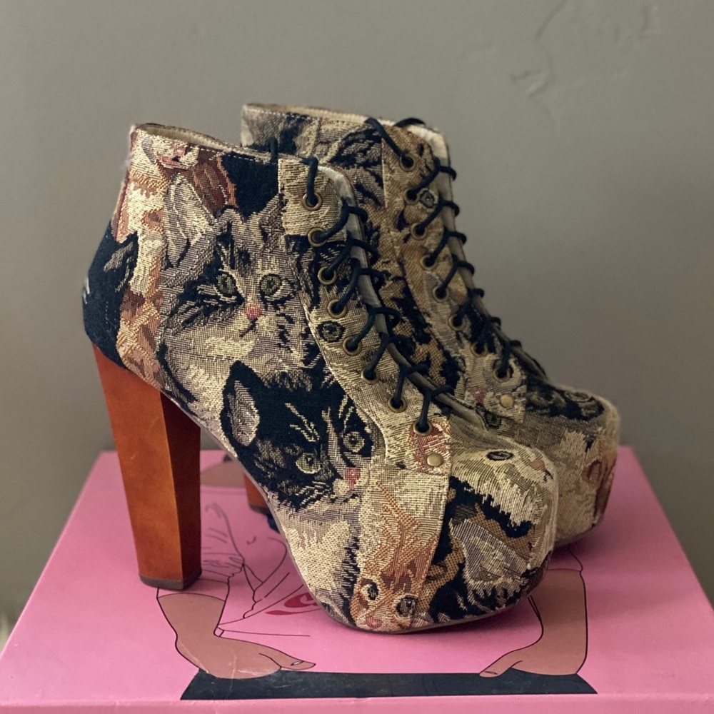 Jeffrey Campbell Cat Tapestry Lita